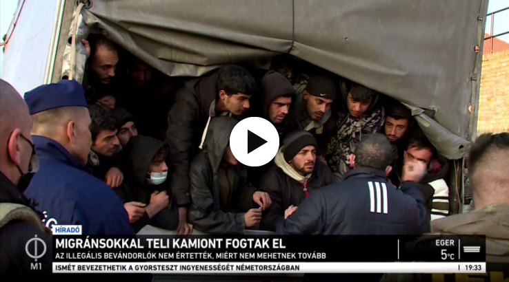 Videó: közel száz migráns egy teherautóban Dunaföldvárnál