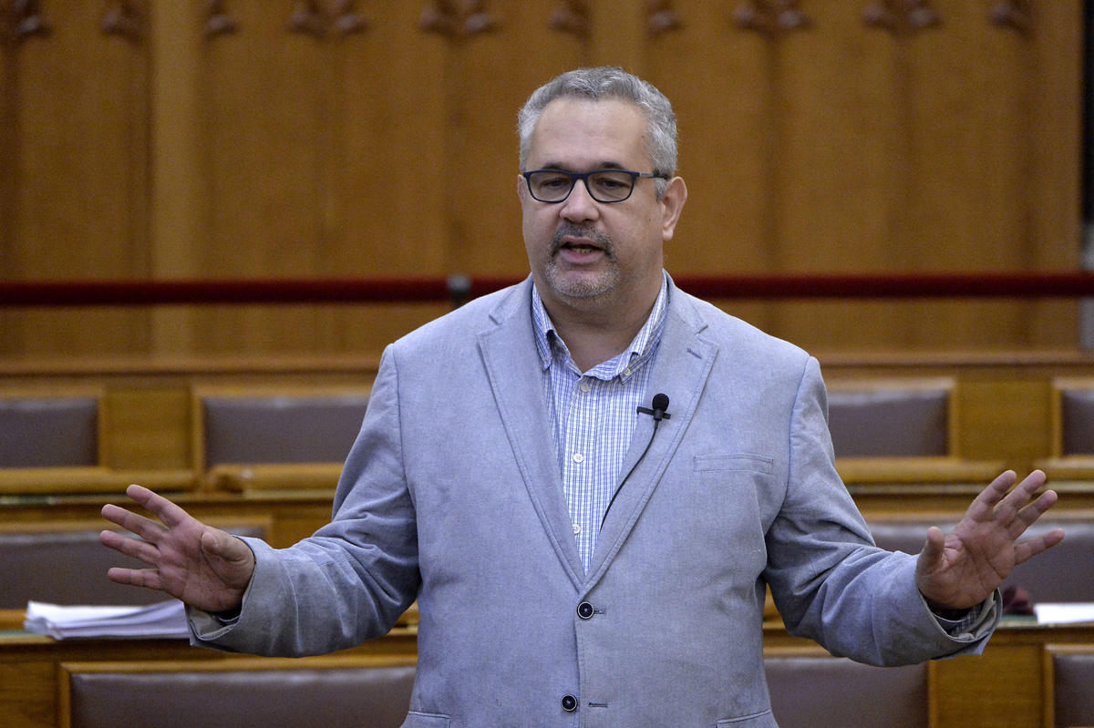 Méltatlankodik az ellenzék az állatvédelmi törvény szigorítása kapcsán