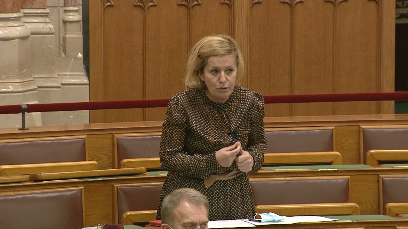 Bangóné: Orbán Viktor árt a járványkezelésnek