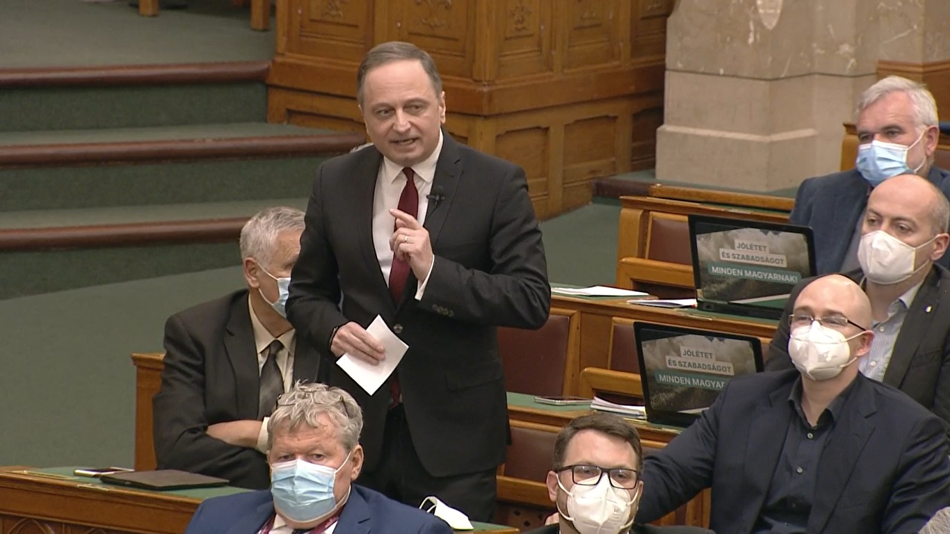 Magyar Nemzet: jogi következménnyel járhat a jobbikos képviselő bírálata