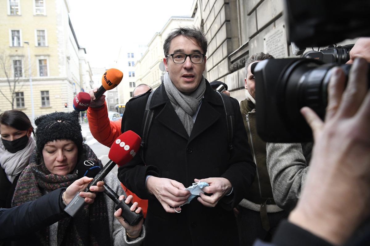 Karácsony aláírta, a kormány még aznap kifizette a közlekedési támogatást