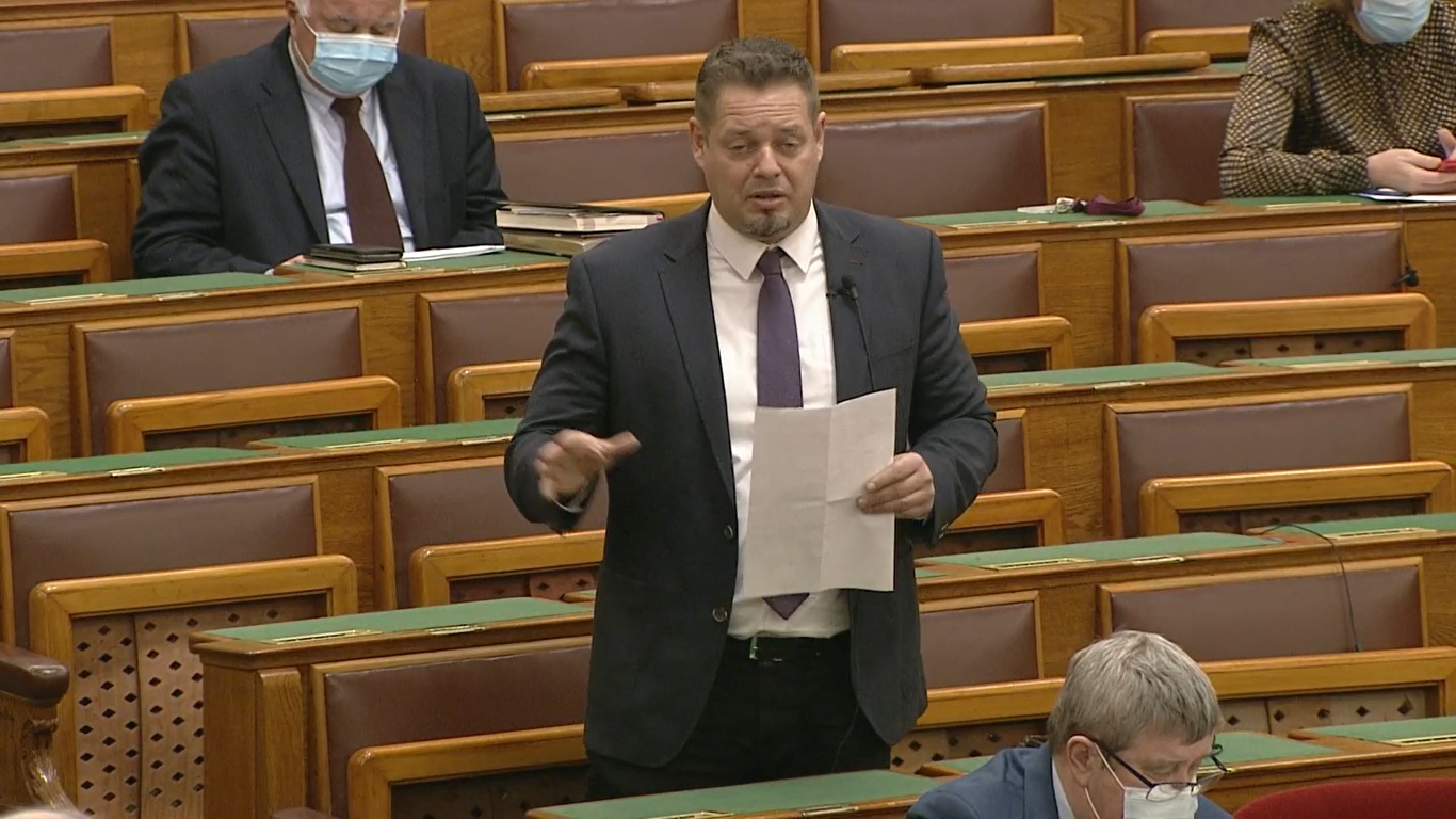 Keresztes László Lóránt megint Pakssal volt elfoglalva