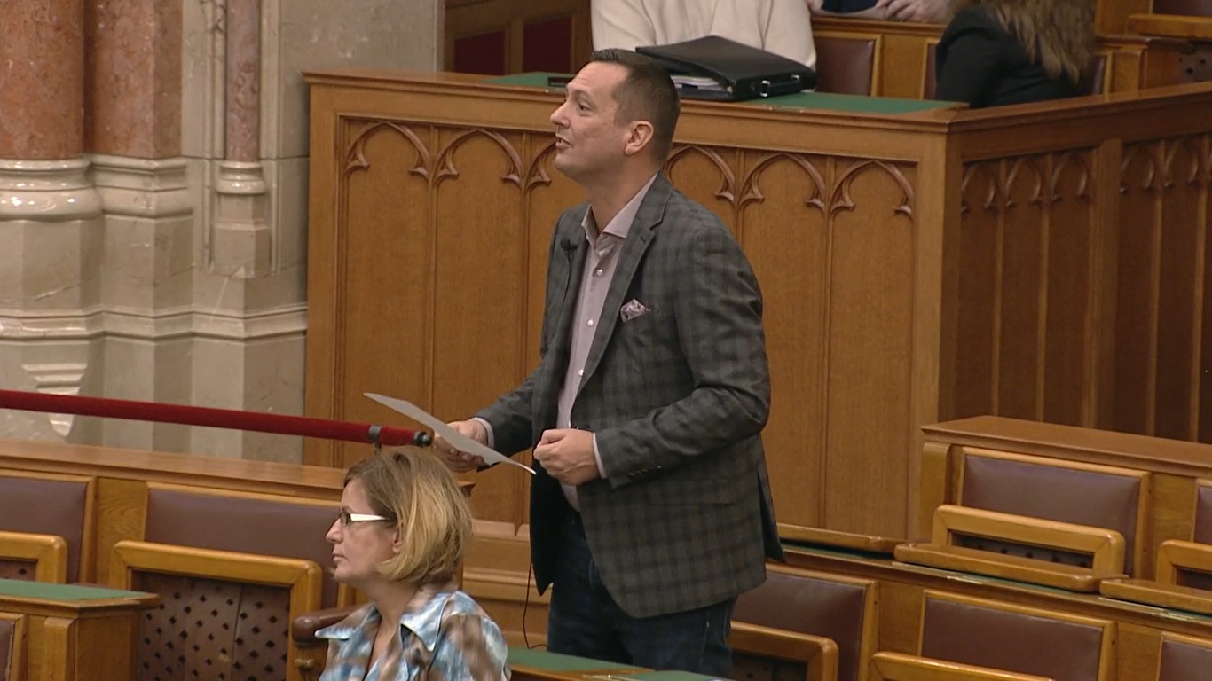 Áder Jánost méltatta a szoci Molnár Zsolt