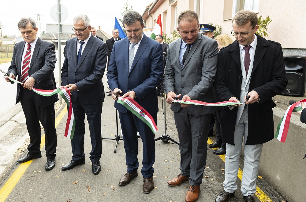 Palkovics László: 1600 kilométernyi kerékpárút létesült az országban