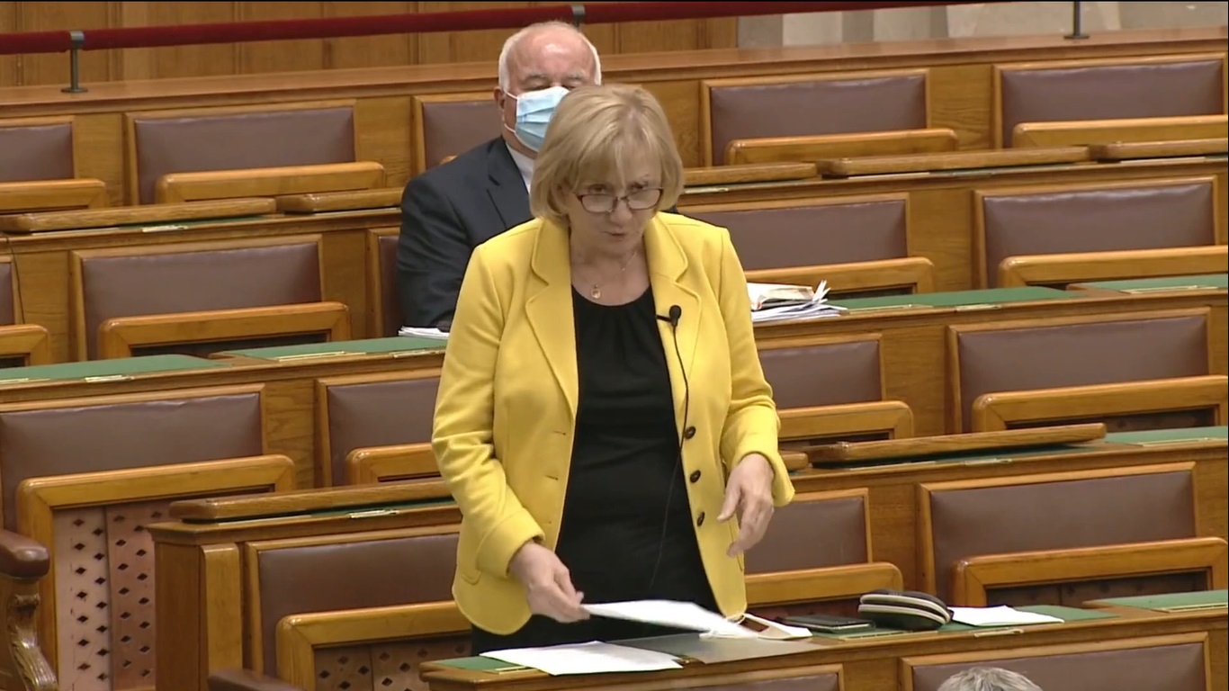 Felvilágosította Schmuck Erzsébetet az adatokkal kapcsolatban Rétvári Bence