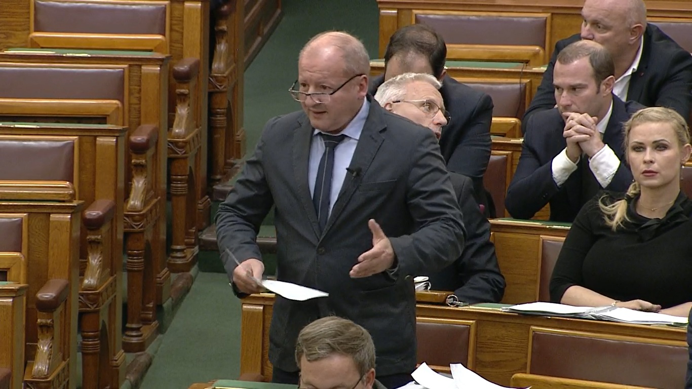 Simicskó István összevetette a bal- és a jobboldal válságkezelő intézkedéseit