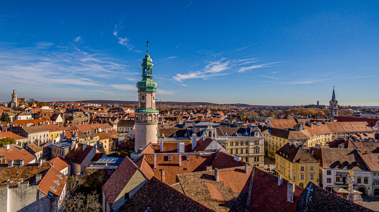 Száz éve a leghűségesebb