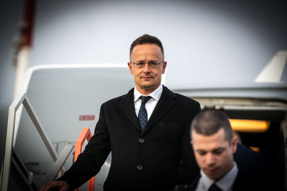 Szijjártó Péter: Együttműködésre van szükség Kelet és Nyugat között