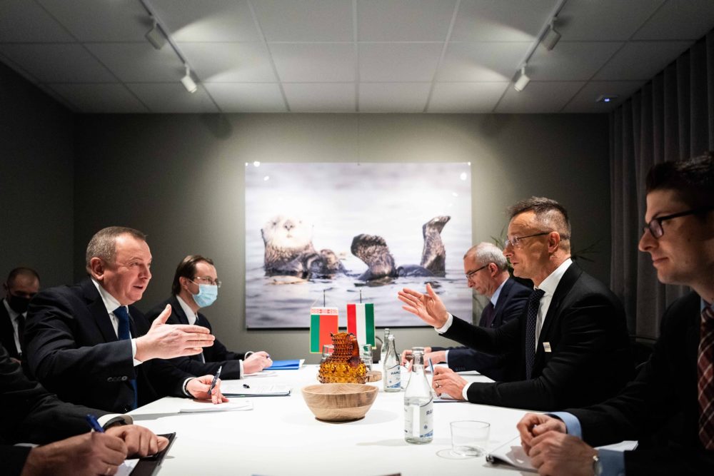 Szijjártó Péter: Nehéz helyzetbe került az Európai Unió