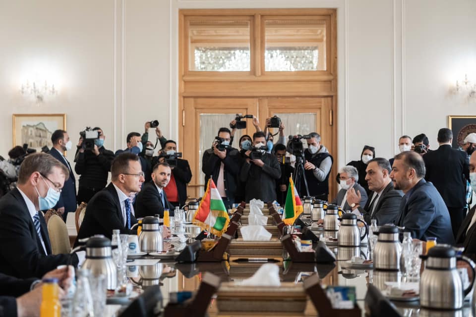 Az afganisztáni migrációs hullámok felértékelik Irán szerepét