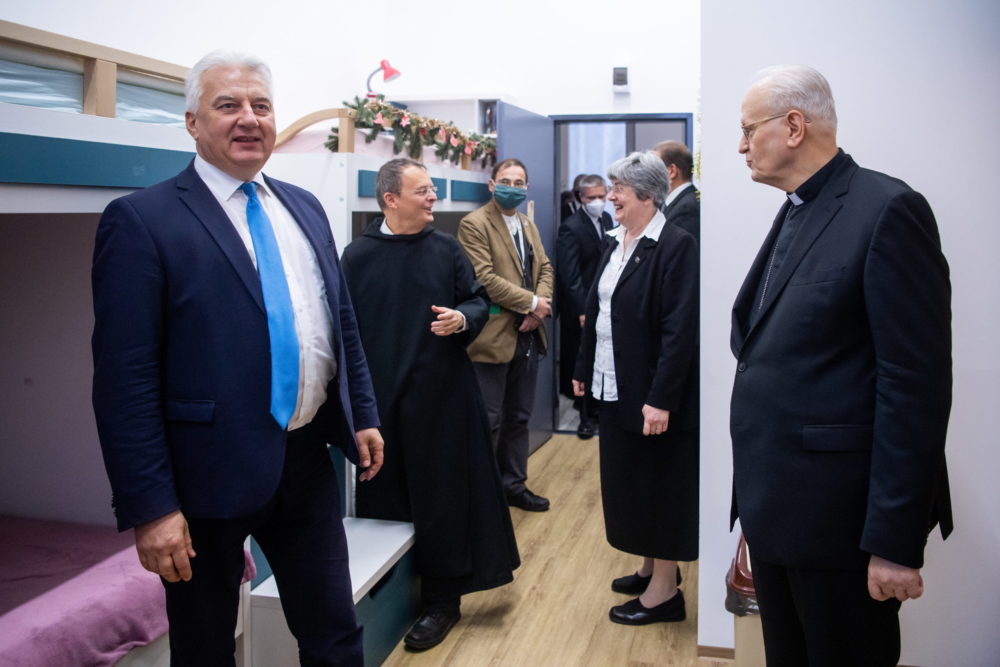 Átadták a Patrona Hungariae Katolikus Iskolaközpont felújított kollégiumát