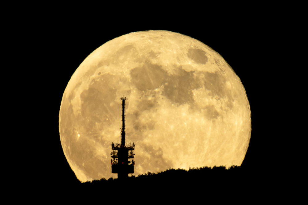 Japán űrhajósokat akar küldeni a Holdra a 2020-as évek második felében