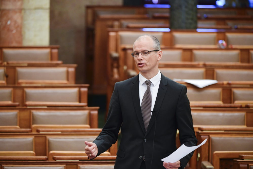 Fokozatosnak kell lennie a költségvetési hiány csökkentésének