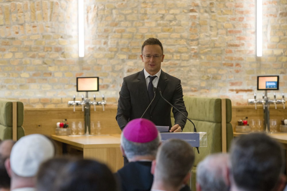 Szijjártó Péter: Nincs szükség érdemi korlátozásokra Magyarországon