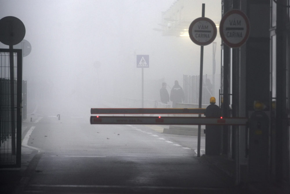 Csütörtökön csak kilépésre használható a röszkei közúti átkelő