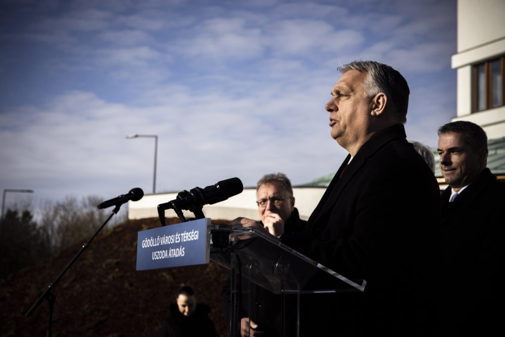 Felavatták a Gödöllő Városi és Térségi uszodát