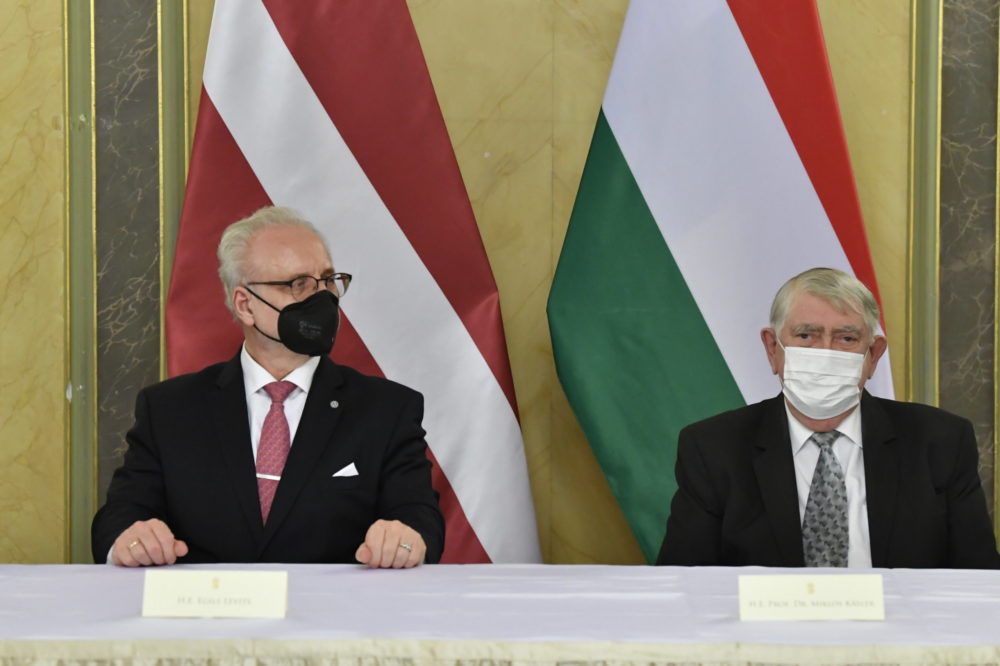 Az onkológia területét érintő magyar-lett megállapodásokat írtak alá