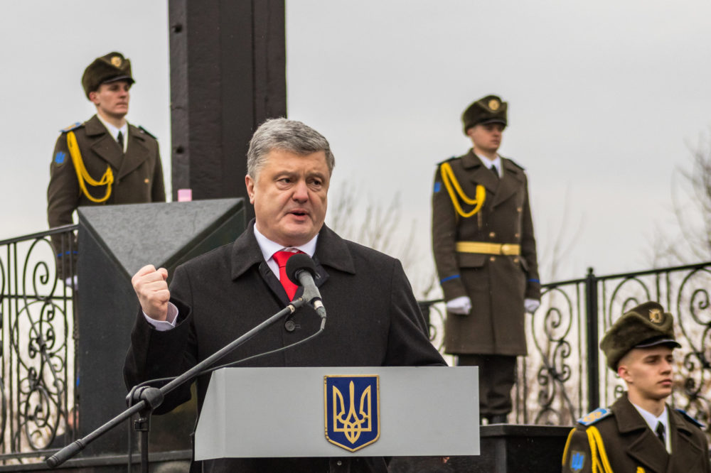 Befagyasztotta a bíróság Porosenko volt ukrán elnök vagyonát