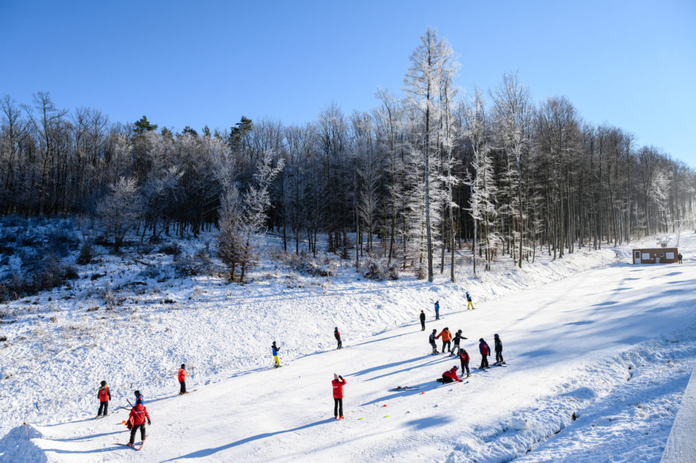 Megnyitott az eplényi síaréna