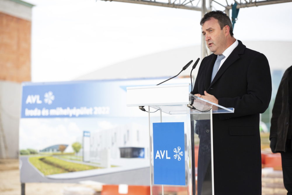 Feléről kétharmadára nőhet a hazai hozzáadott érték a járműiparban