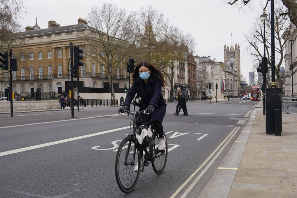Fertőzés- és oltásrekord az Egyesült Királyságban