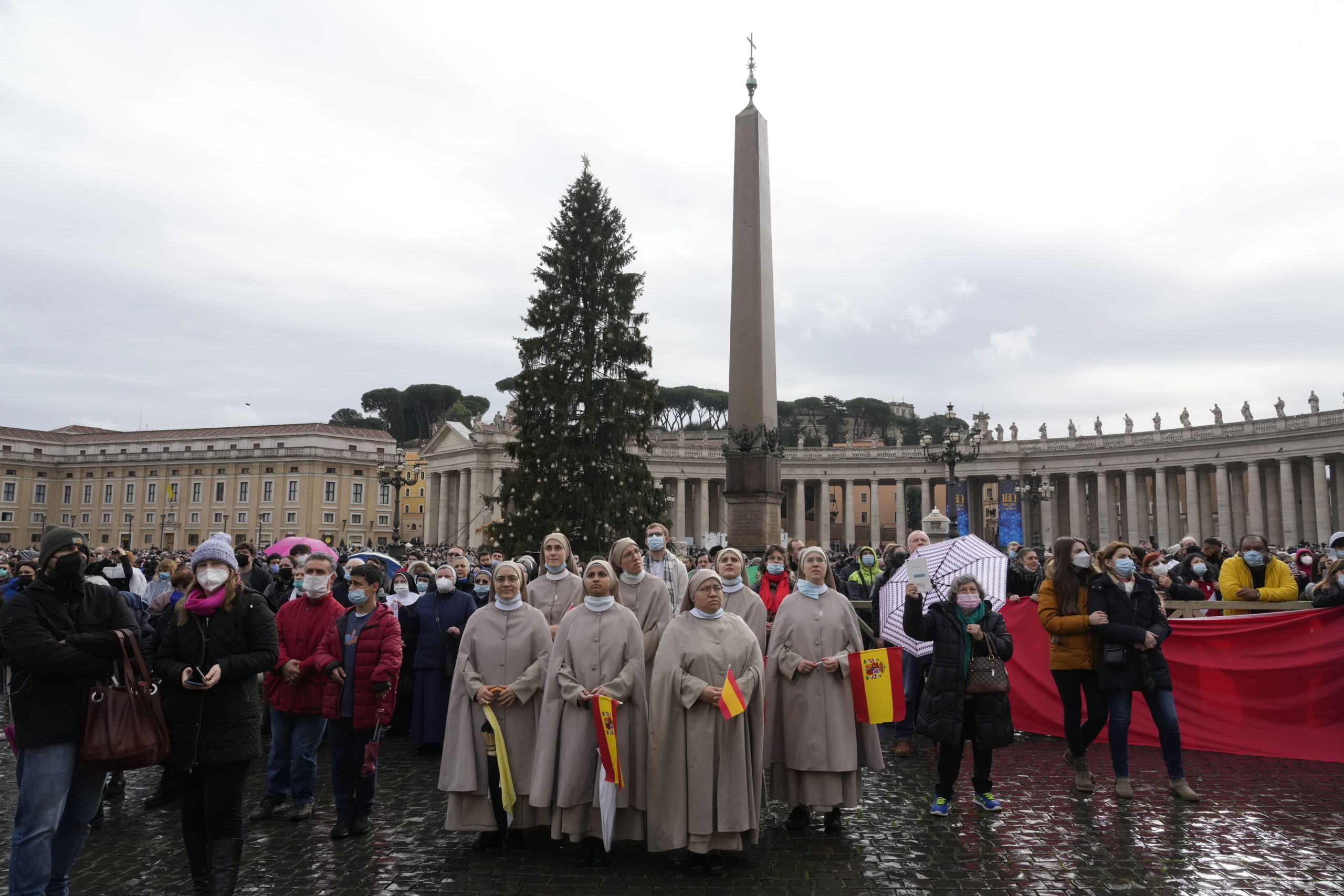 Ferenc pápa a családok védelmét sürgette