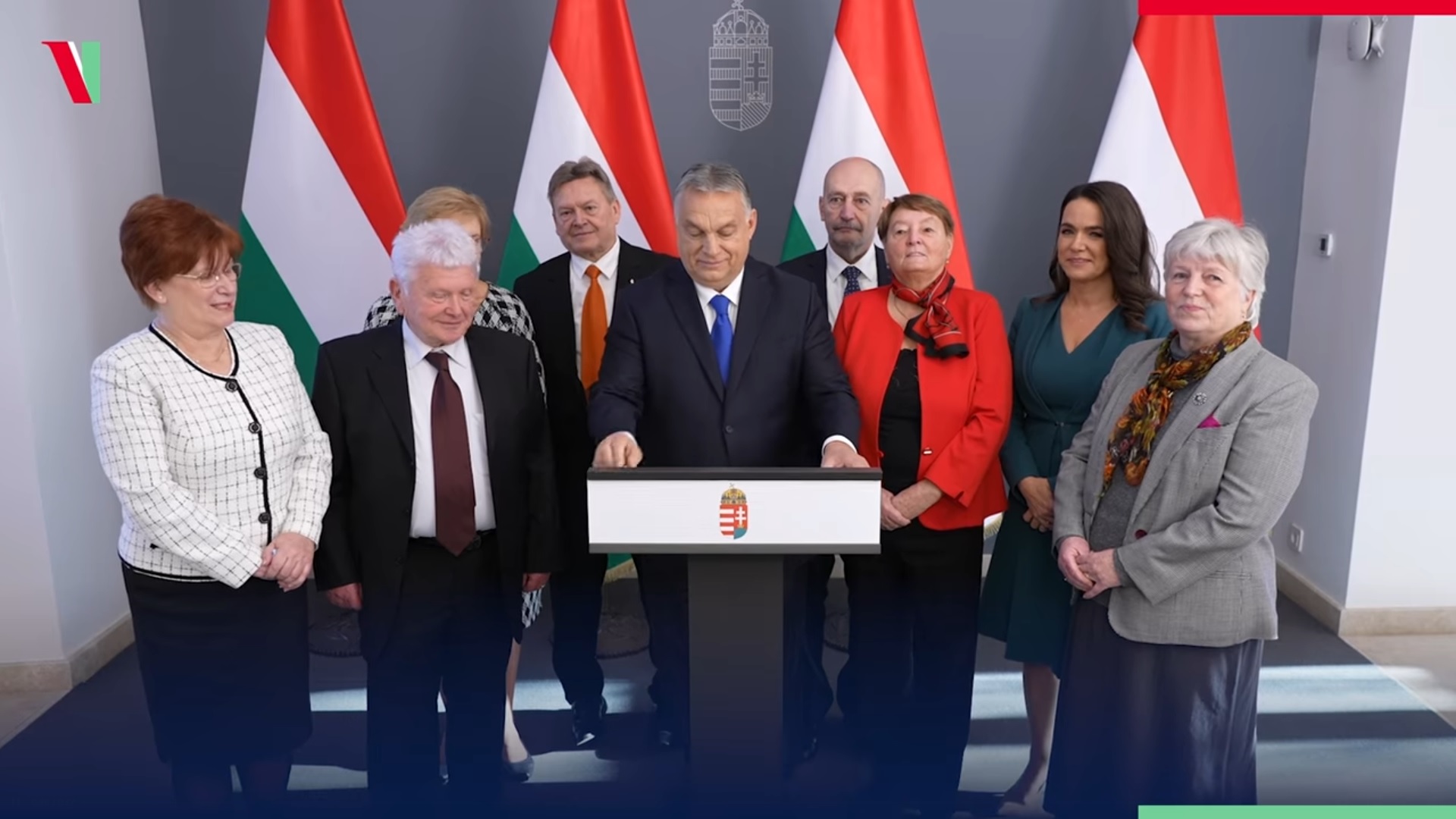 Aláírták a 13. havi nyugdíj visszaadásáról szóló rendeletet