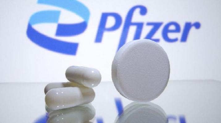 Izraelbe érkezett a Pfizer tablettájának első szállítmánya