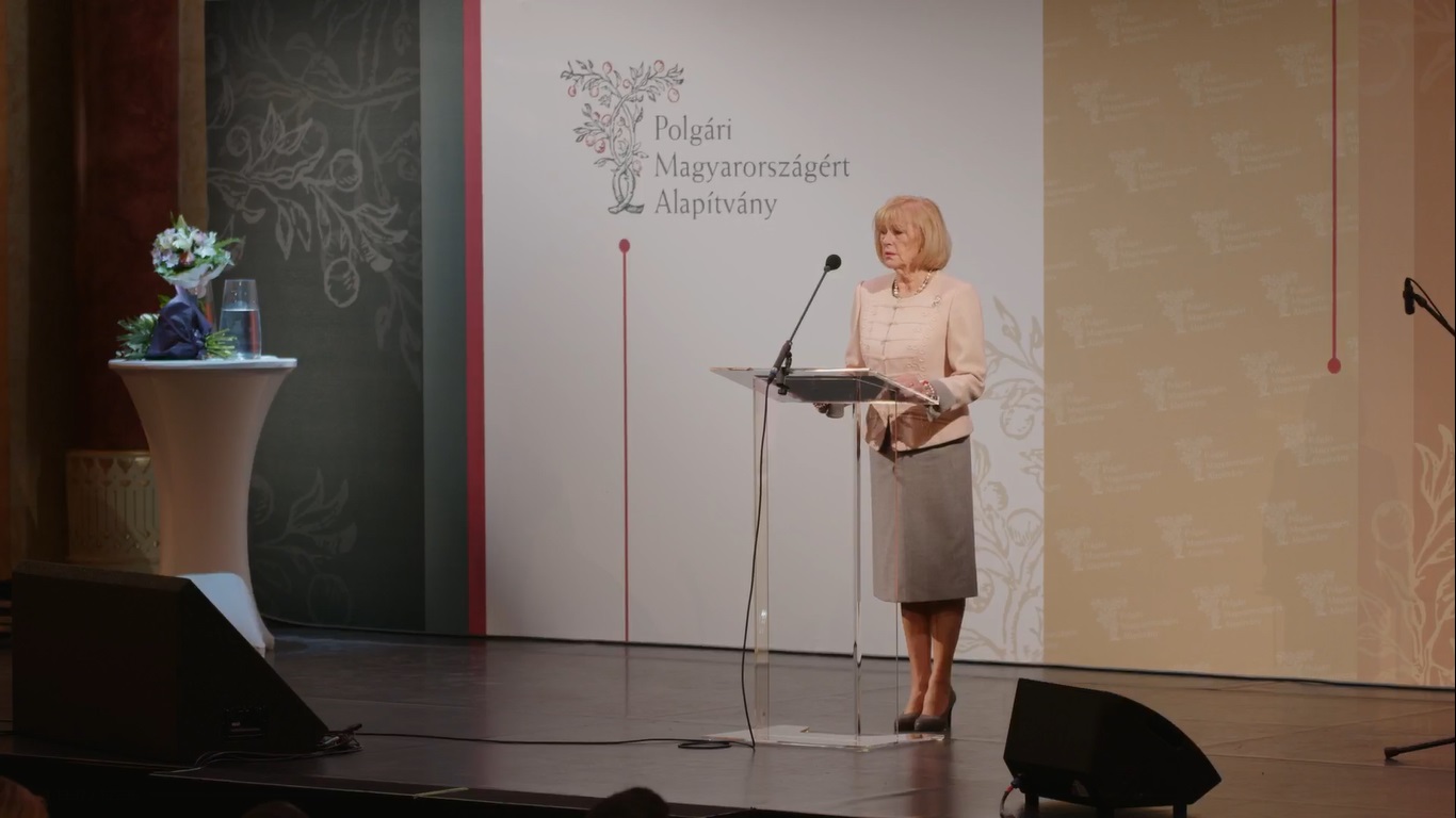 Schmittné Makray Katalin kapta a Polgári Magyarországért Díjat