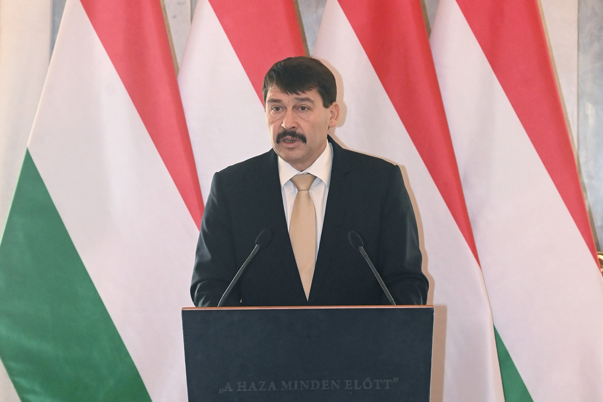 Áder János: mi, magyarok, támaszai vagyunk egymásnak