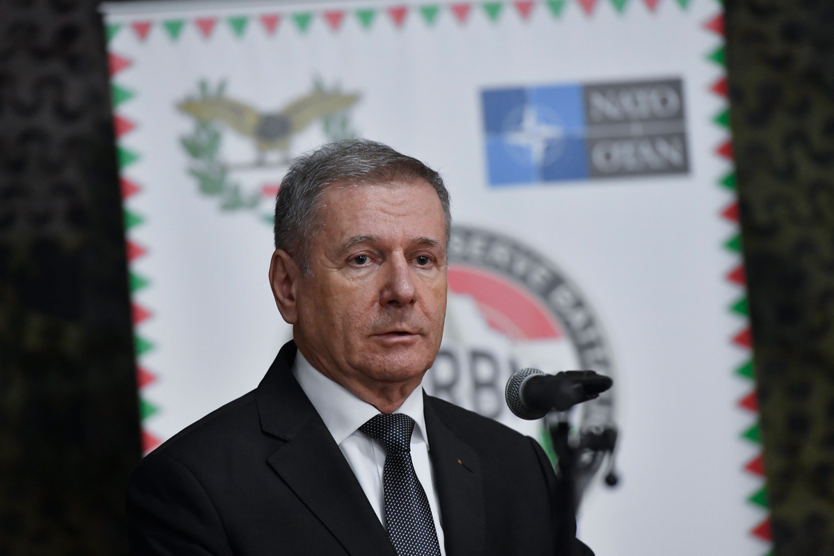 Benkő Tibor: az ország békéjéért a magyar kormány felel