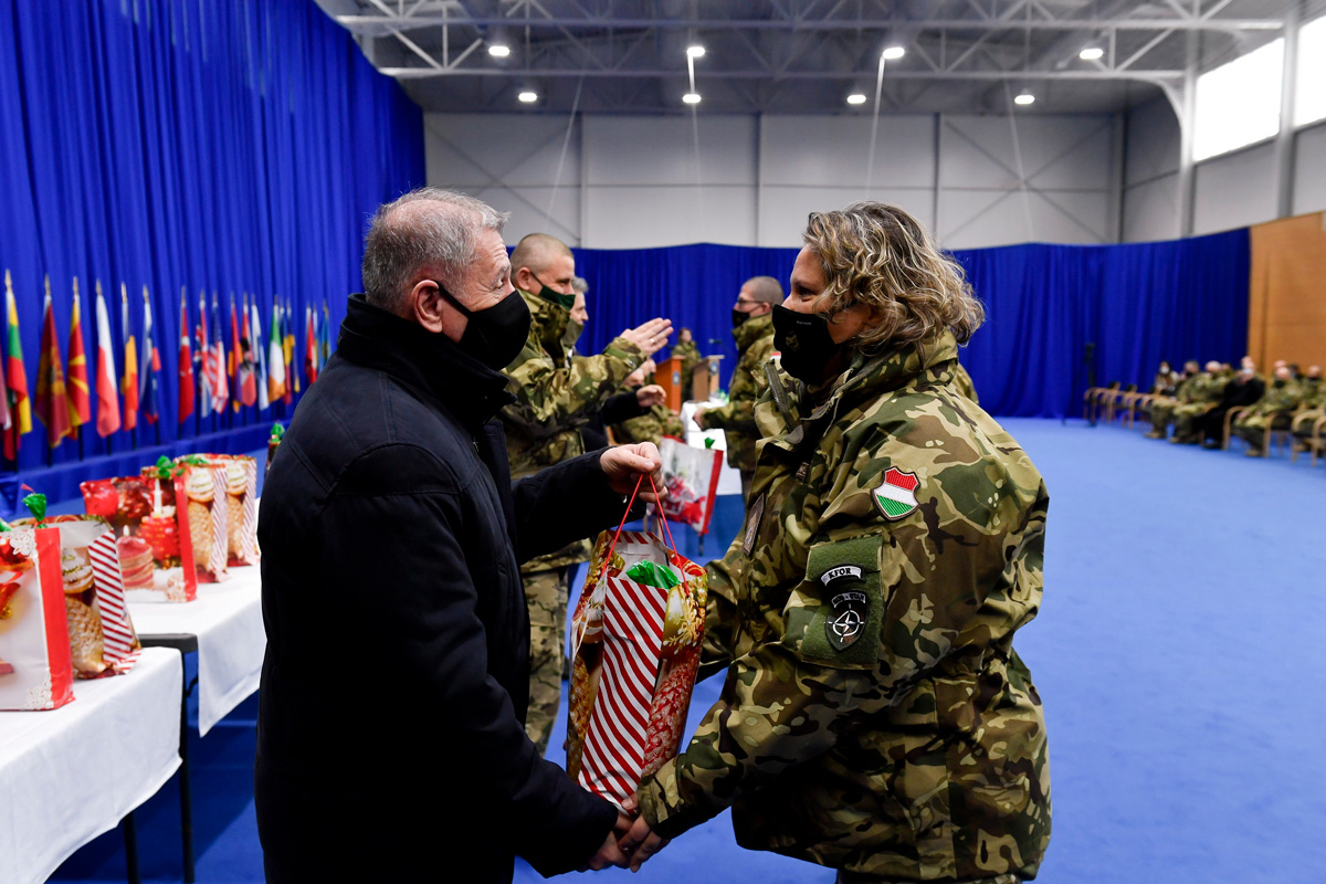 A magyar katonák Koszovóban is segítik a biztonságos karácsonyt