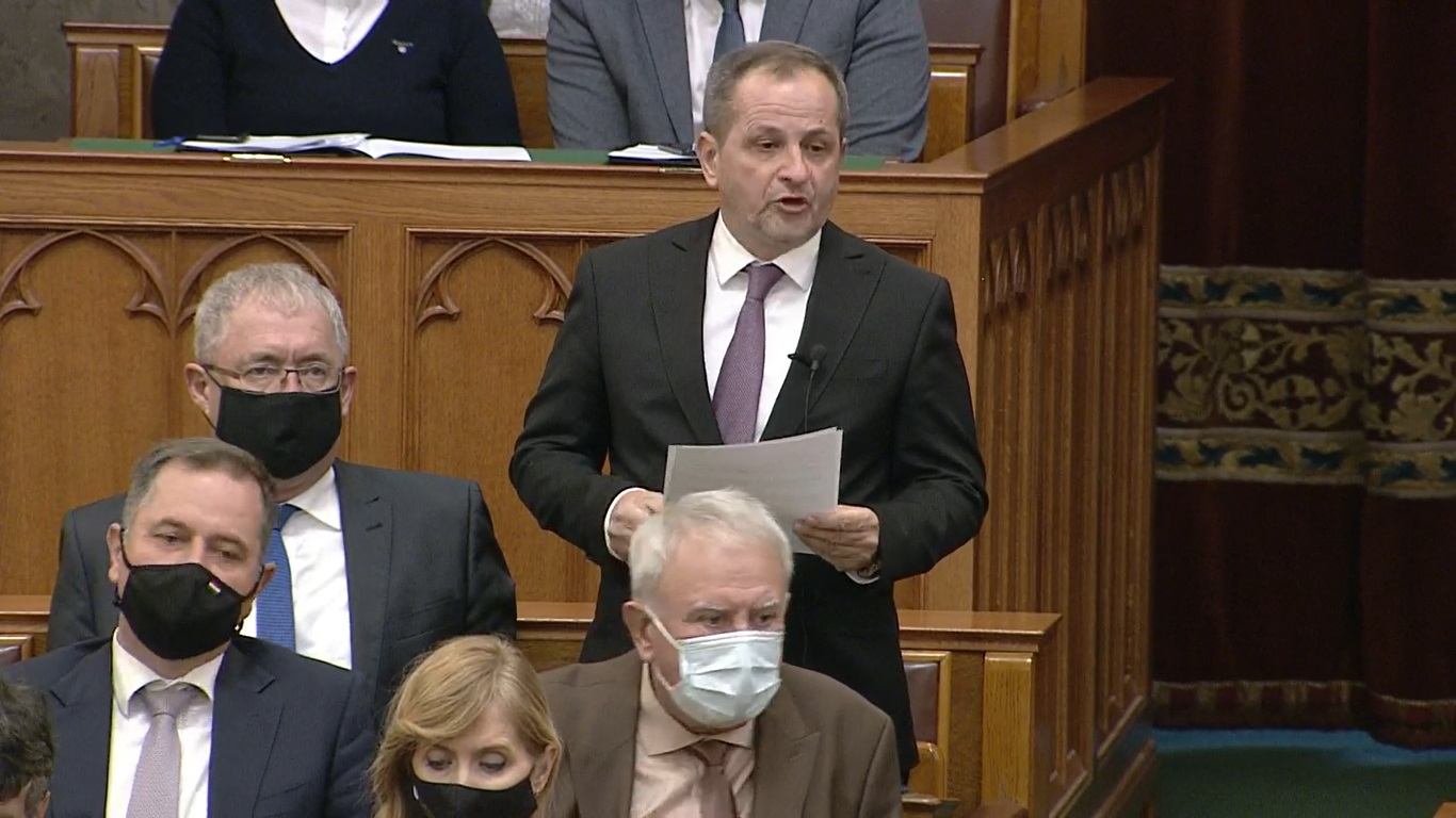 Fidesz: tele van a Városháza korrupcióval