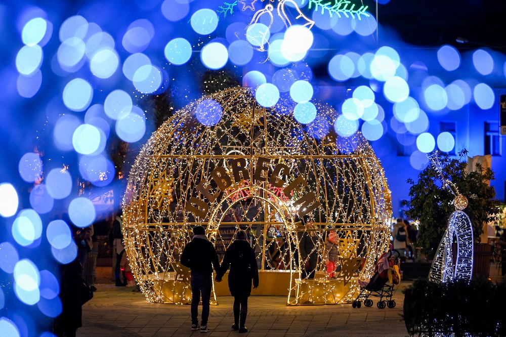 Ünnepi díszkivilágítás Debrecenben