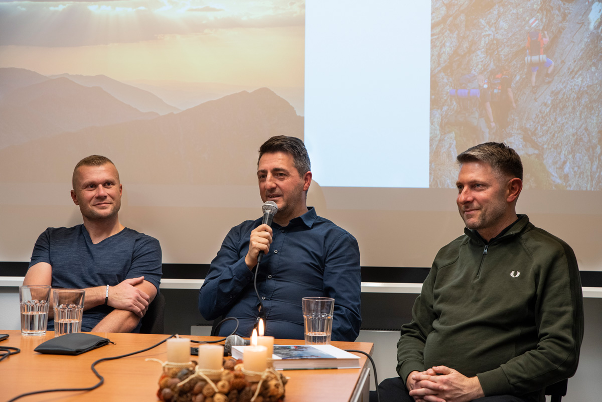 Hazajáró képekben