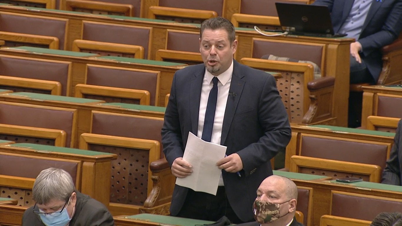 Más szemében a szálkát: a baloldalon semminek nincs következménye