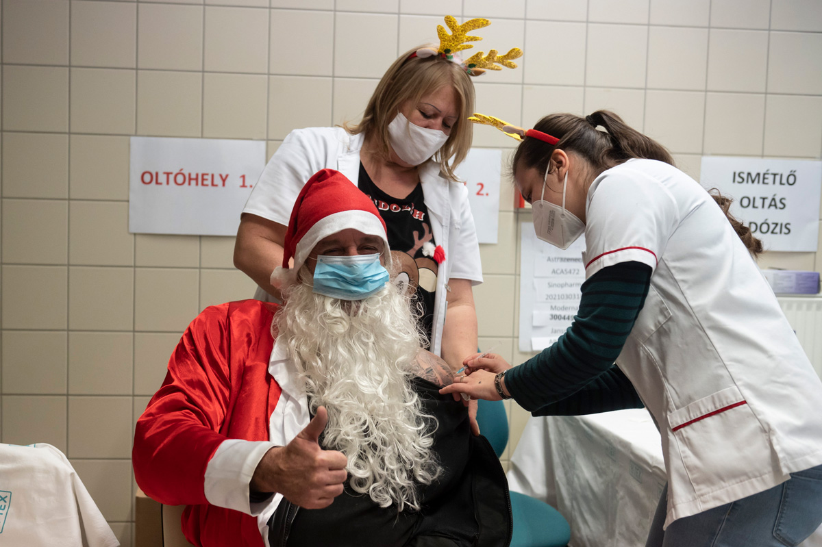 Harmadik oltást kérő Mikulás