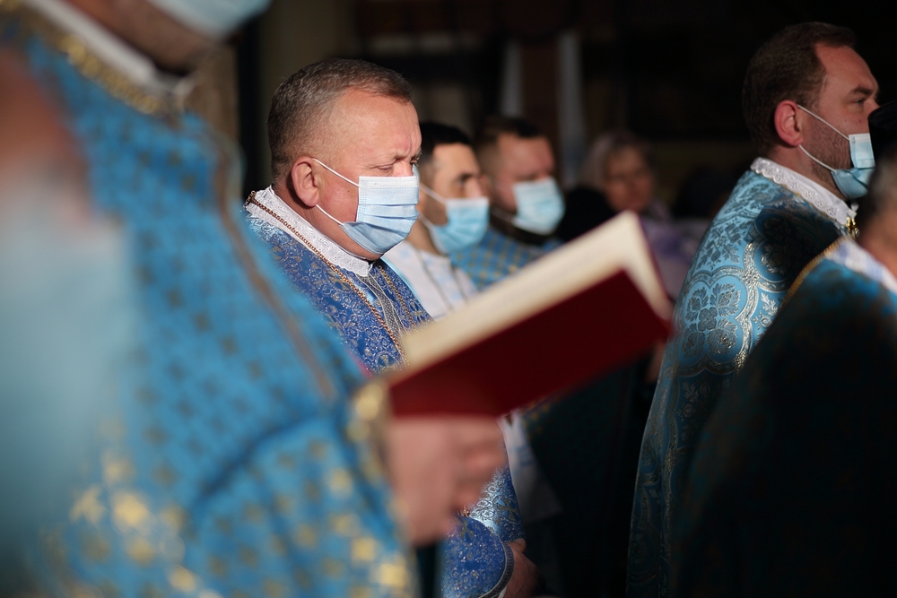 Ukrajnában szinte mindenhol enyhítettek a korlátozásokon