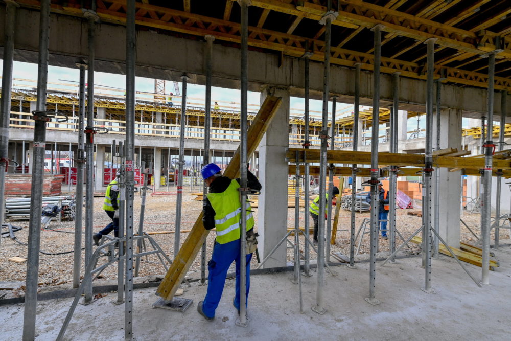 Stabilan a válság előtti szinten áll a foglalkoztatás az elemzők szerint