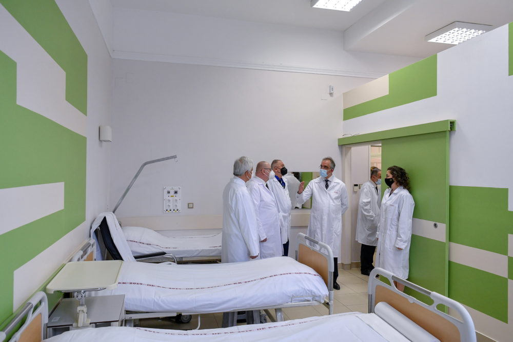 Önálló gasztroenterológiai klinikát adtak át Debrecenben