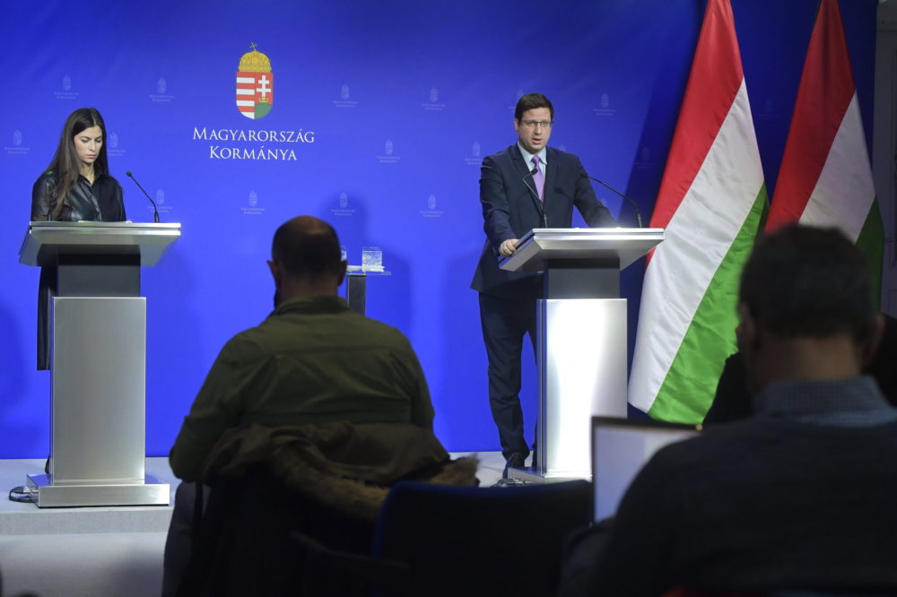 Kormányinfó: három oltás lesz szükséges az oltási igazolványhoz