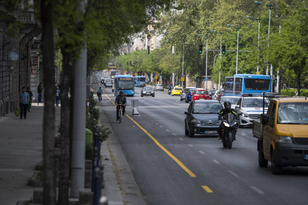 Kihasználatlanok a biciklisávok Budapesten