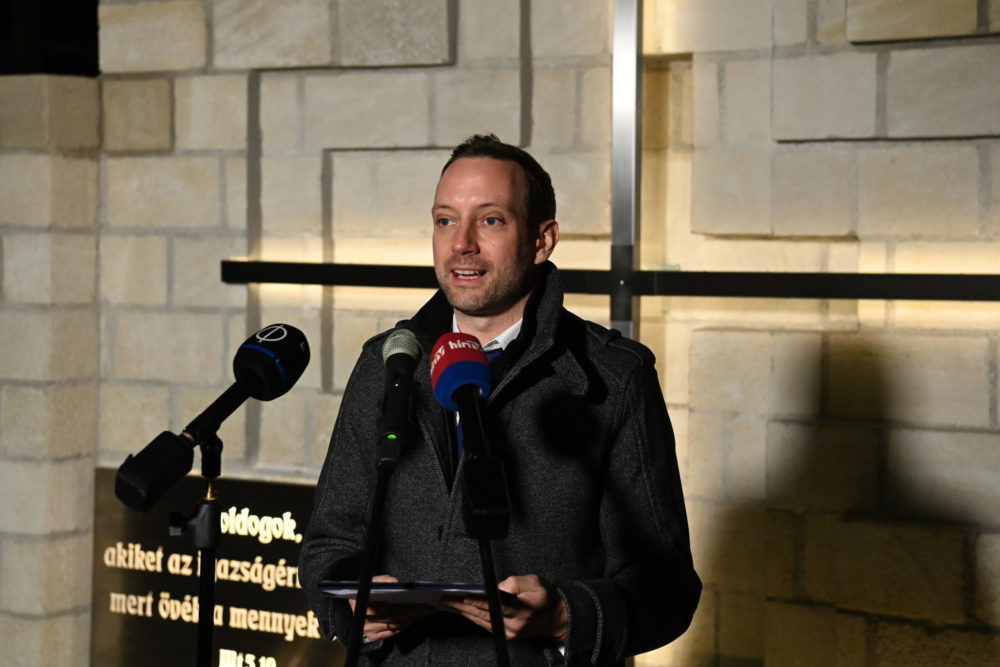 A Szuverén Máltai Lovagrend kitüntette Azbej Tristant