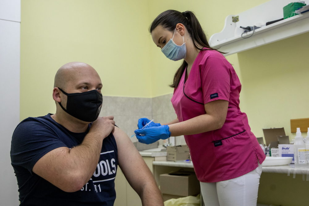 Ismét időpontfoglalás nélkül lehet kérni a koronavírus elleni védőoltást