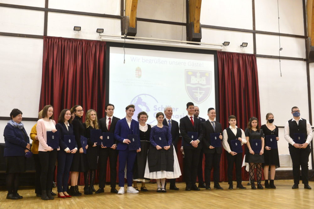 Átadták a német nemzetiségi tanulmányi ösztöndíjakat