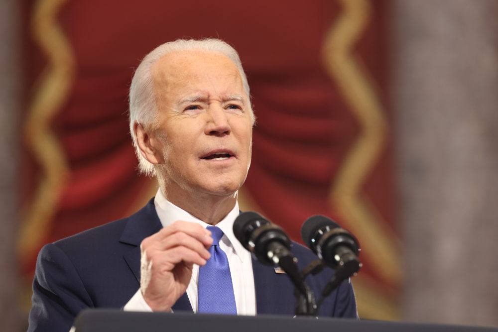 Biden-ellenes felirat miatt akarnak meghurcolni egy pilótát