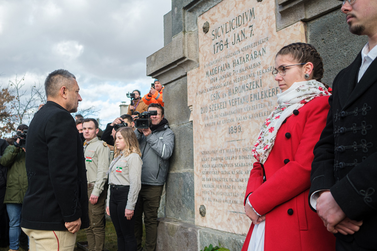 A császári hadsereg vérengzésére emlékeztek