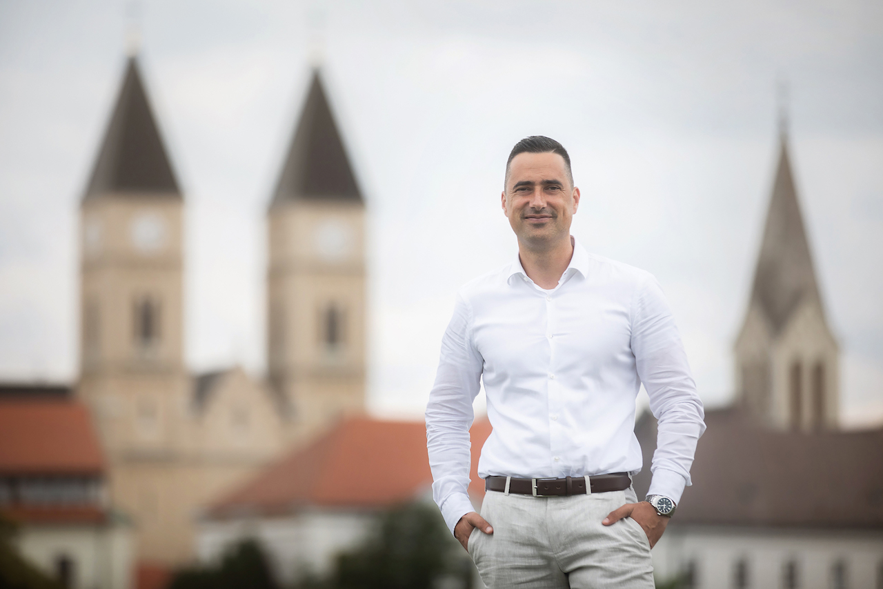 Hadüzenet a szaporítóknak, mérgezőknek