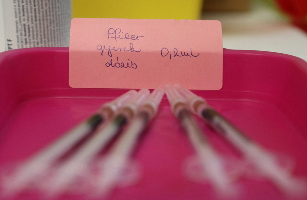 Januárban 150 ezer adag gyermekvakcina érkezése várható