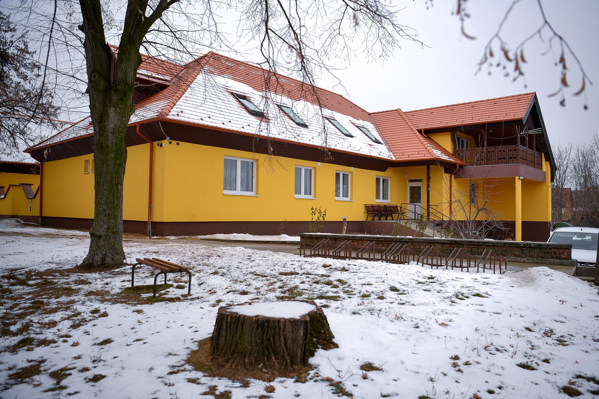 Megújult szeretetotthont adtak át